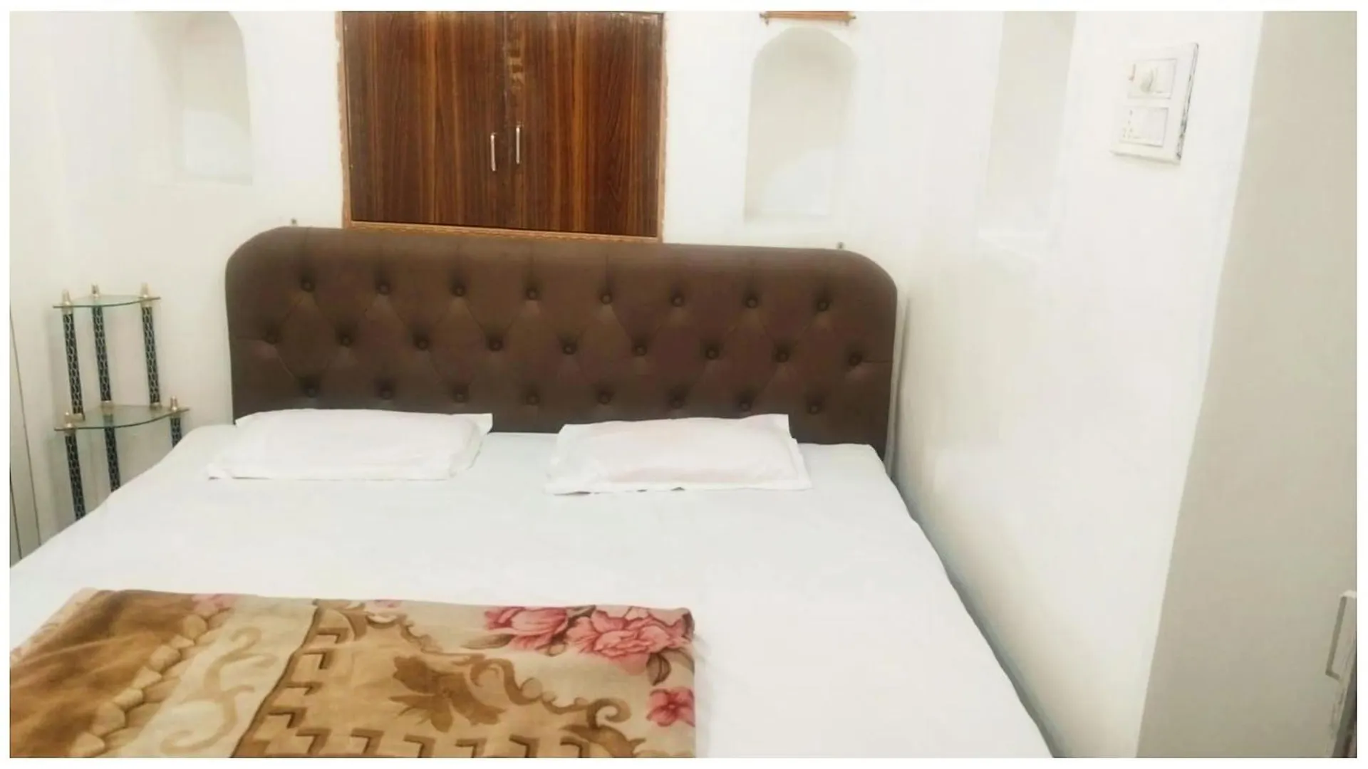Varanasi Hotel M-A-N-G-L-A Paying # Near Dashashwamedh Ghat And Kashi Vishwanath Temple - A Premium Guest House In Váránasí Indie