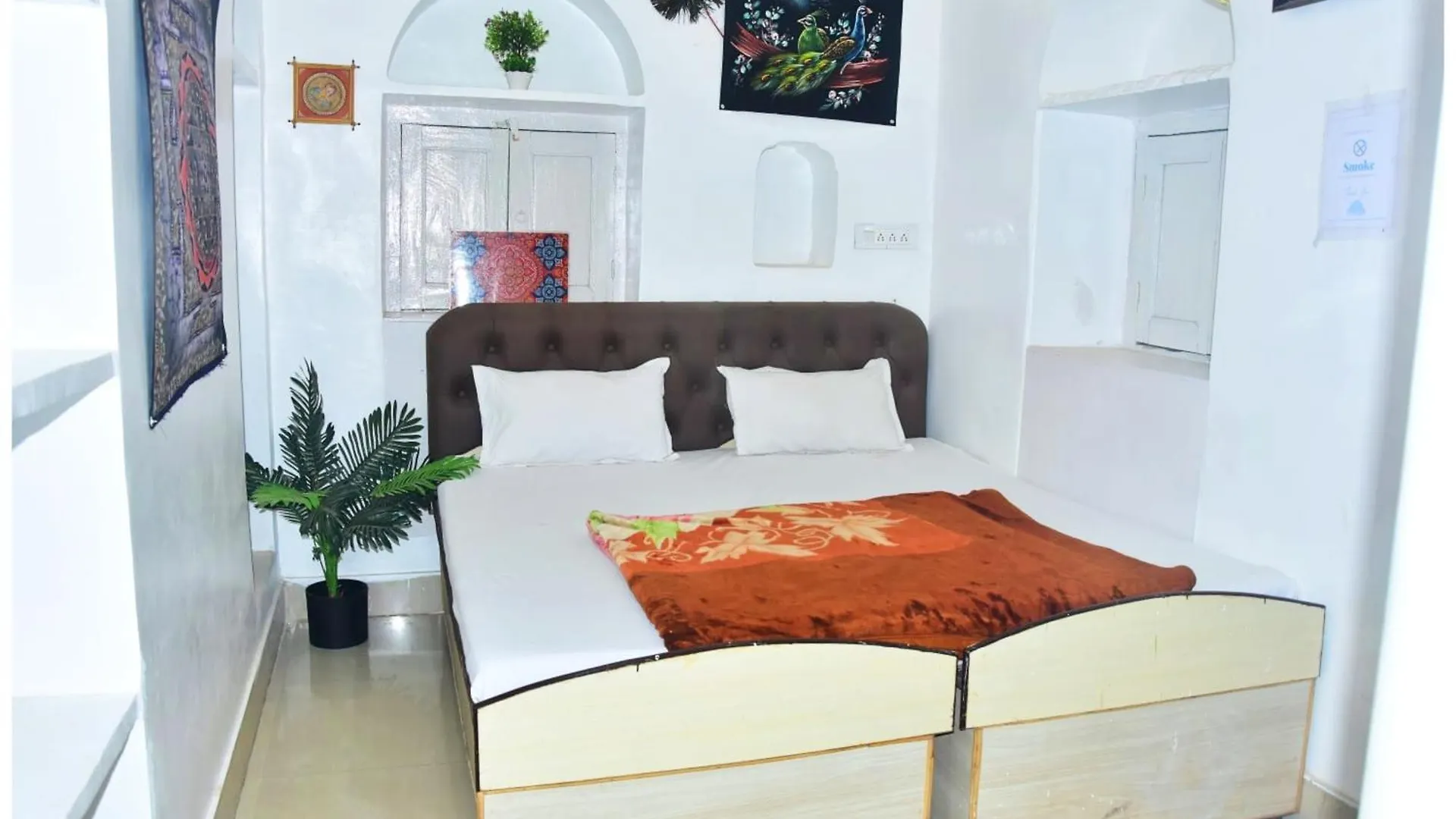 ****  Varanasi Hotel M-A-N-G-L-A Paying # Near Dashashwamedh Ghat And Kashi Vishwanath Temple - A Premium Guest House In Váránasí Indie