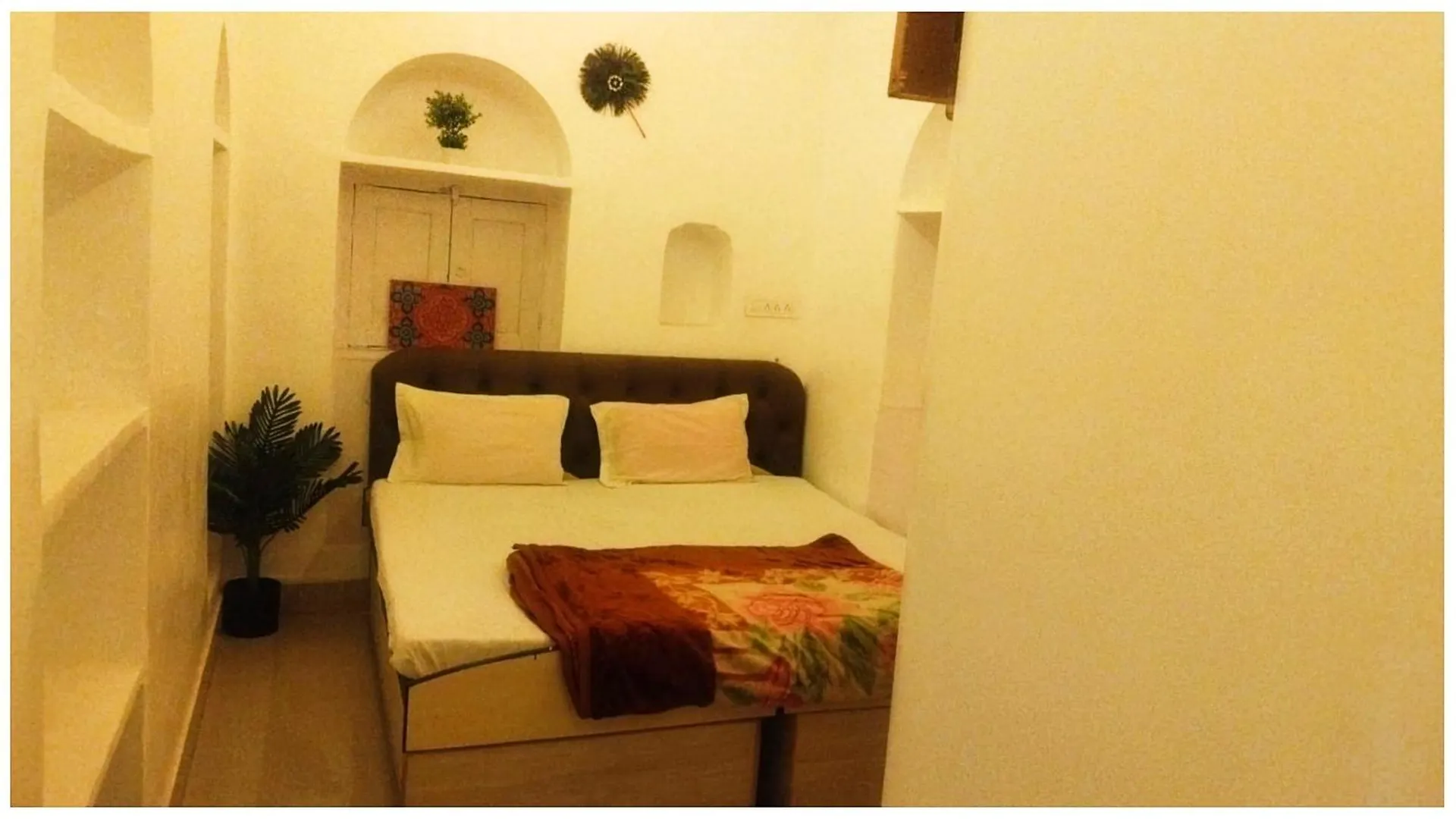 Varanasi Hotel M-A-N-G-L-A Paying # Near Dashashwamedh Ghat And Kashi Vishwanath Temple - A Premium Guest House In فاراناسي 4*,