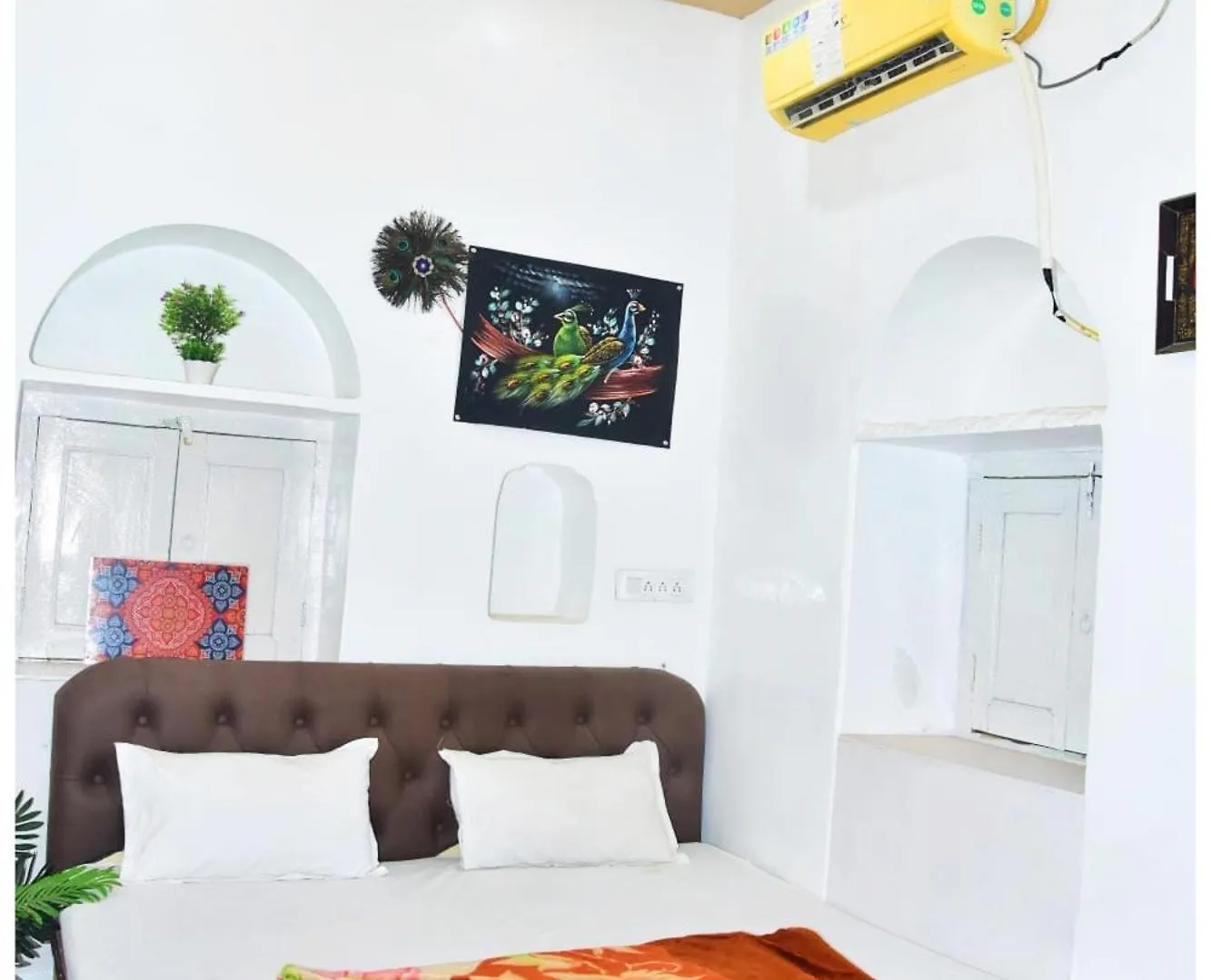 اتصالات Varanasi Hotel M-A-N-G-L-A Paying # Near Dashashwamedh Ghat And Kashi Vishwanath Temple - A Premium Guest House In Varanasi 